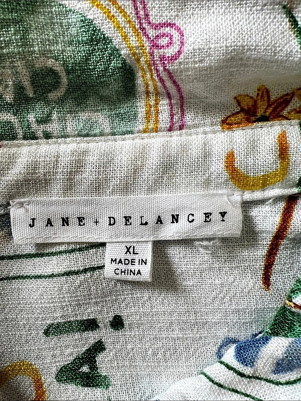 Jane Delancey Printed Button Down Shirt White XL Like New - Picture 10 of 12